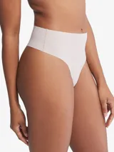 Colaless de talle alto Calvin Klein confeccionada en microfibra elástica con diseño invisible y sin costuras. Presenta un corte de cintura alta y logo de la marca estampado en el frente.