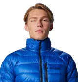 Campera puffer de alto rendimiento Columbia Titanium, diseñada para actividades al aire libre. Presenta un diseño acolchado con aislamiento de plumón de ganso de 700 fill power, tecnología Omni-Heat Arctic para retención de calor y acabado Omni-Shield repelente al agua y manchas. Incluye cierre frontal completo, cuello alto con mentonera, bolsillos laterales y en el pecho con cierre, y dobladillo ajustable.