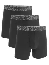 Pack de tres boxers Under Armour de corte largo, color negro, con cintura elástica con el logo de la marca en gris.