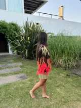 Sweater marrón de lana merino con cuello redondo y flecos XL de colores amarillo, naranja y borgoña.