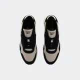 Championes Reebok GL1100 de estilo retro, con capellada de tela con revestimientos de gamuza, entresuela FuelFoam acolchada y suela de goma.