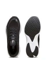 Championes deportivos Puma Scend Pro de color blanco, con detalles en gris y verde lima en el talón, interior y logotipo lateral.