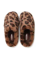 Pantuflas de estar por casa con diseño de animal print, confeccionadas en material sintético de pelo largo y suave.