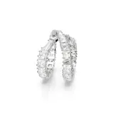 Anillo plateado con forma de infinito, adornado con circonitas transparentes.