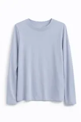 Remera de manga larga con cuello redondo, confeccionada en tejido de punto liso.