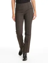 Pantalón de tiro alto con estampado cuadrillé en tonos marrones y negros. Presenta pretina elastizada, corte ajustado y costura vertical decorativa en el frente de cada pierna.