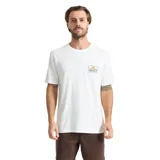 Remera blanca de manga corta y cuello redondo de la marca Roark, con un pequeño parche estampado en el pecho con la inscripción y un gráfico de atardecer.