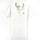 Chomba blanca de algodón con cuello clásico, mangas cortas y logo bordado en el pecho. Cierre con dos botones.