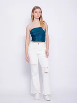 Top strapless color azul petróleo brillante.