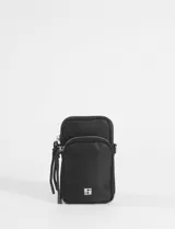 Porta celular de nylon color negro con dos compartimentos con cierre. Incluye una correa lateral y un pequeño aplique metálico con logo en la parte frontal.