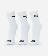 Kit de tres pares de medias blancas de caña media Puma, confeccionadas en algodón con textura acanalada, logotipo de la marca en la parte superior y el nombre impreso en la puntera en color negro.