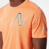 Remera deportiva naranja de poliéster reciclado con tecnología NB ICEx de secado rápido, mangas cortas, ajuste atlético y logo reflectante en el pecho.