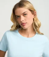 Remera básica de cuello redondo y manga corta, confeccionada en algodón suave y transpirable. Diseño liso y versátil de la marca Blue Steel.