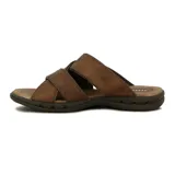Sandalias de hombre marca Country, de color marrón chocolate, con diseño de tiras anchas cruzadas y aplique metálico decorativo.