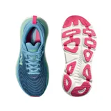 Championes de running Hoka Gaviota 5, color celeste con detalles en verde y rosa.