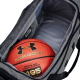 Bolso Under Armour unisex, modelo Undeniable 5.0, color gris con detalles en negro y amarillo. Cuenta con tecnología UA Storm repelente al agua, paneles inferiores y laterales resistentes, bolsillo ventilado para ropa o calzado, bolsillos interiores para organización, bolsillo frontal con cierre, doble bolsillo para botella de agua y correa ajustable para el hombro.