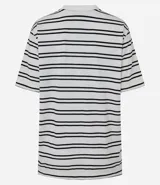 Remera oversized de algodón BCI, color blanco con rayas horizontales negras, cuello redondo y mangas cortas.