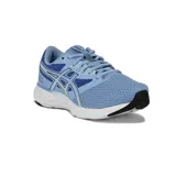 Championes de running Asics Fuzeblast Se, color celeste y azul, con parte superior de malla transpirable y suela blanca con detalles en negro.