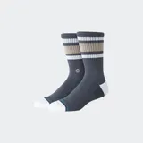 Medias Stance modelo Signature Boyd Crew, de diseño largo con bandas horizontales en tono tostado y blanco en la parte superior, talón y puntera blancos, y detalle de línea azul en el empeine.