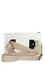 Riñonera pequeña de cuero blanco y negro, con correa de tela beige regulable.