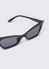 Lentes de sol negros con forma cat eye, de plástico y policarbonato.