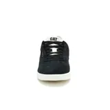 Zapatillas Caterpillar Pause Retro para hombre, color negro con detalles en blanco. Capellada de gamuza, forro reciclado, plantilla de espuma EVA, suela de goma resistente y ajuste con cordones.