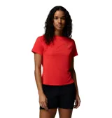 Remera técnica deportiva Columbia de color rojo, con mangas cortas, cuello redondo y tecnología de protección solar y secado rápido.
