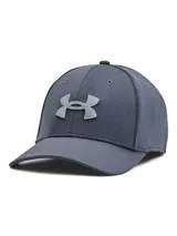 Gorra de béisbol Under Armour modelo Blitzing, de perfil bajo con panel frontal estructurado. Confeccionada en tejido de punto texturizado y transpirable, cuenta con visera precurvada y logotipo de la marca bordado en el frente.