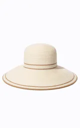 Sombrero de ala ancha color marfil con detalles de líneas en tono tostado en la copa y en el borde.