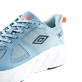 Championes de hombre Umbro Bram, color celeste con entresuela blanca y detalles en negro y naranja.