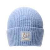 Gorro tipo beanie de tejido de punto acanalado en color celeste, con vuelta y parche frontal transparente con el logo N+ Club en color crema.