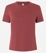 Remera básica de cuello redondo y manga corta, confeccionada en algodón suave y transpirable. Diseño liso y versátil de la marca Blue Steel.