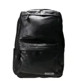 Mochila urbana North Sails modelo Edison, confeccionada en cuero sintético negro. Presenta un diseño minimalista con dos bolsillos frontales con cierre y compartimento interno para notebook.