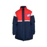 Parka acolchada azul marino, roja y blanca con escudo del Club Nacional de Football en el pecho.