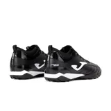 Championes deportivos Joma para fútbol 5, color negro con detalles en blanco. Fabricados en material sintético Fibertech resistente y ligero, con sistema de transpiración VTS y contrafuerte trasero EXO Counter.