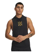 Musculosa con capucha negra de Project Rock, sin mangas con sisas amplias, bolsillo tipo canguro delantero y estampado dorado en el pecho con letras y huesos cruzados.