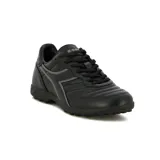 Championes de fútbol Diadora Goal Futbol TF, color negro con detalles en gris.