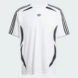 Camiseta deportiva Adidas de manga corta, color blanco, con corte holgado. Presenta el logo del Trifolio en el pecho y las tres rayas negras en los hombros y mangas. Incorpora paneles laterales en malla negra con diseño curvo.