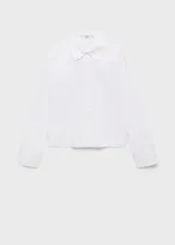 Camisa de corte recto y diseño crop, confeccionada en tejido popelín. Presenta cuello camisero clásico, cierre delantero con botones ocultos y mangas largas con puños abotonados.