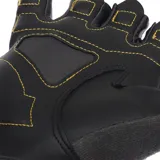Guantes de entrenamiento Under Armour negros con logo dorado. Guantes sin dedos con palma de cuero y dorso de tela texturizada.