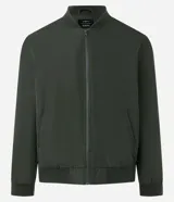 Campera bomber negra para hombre, confeccionada en poliéster con cierre frontal de cremallera, cuello, puños y dobladillo elásticos acanalados, y bolsillos laterales.