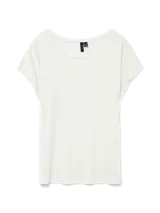 Remera blanca de corte recto y mangas cortas.