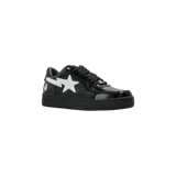 Championes de diseño urbano A Bathing Ape Bape Sta Low-Top, color negro con acabado charol brillante y el icónico emblema de estrella en contraste blanco en el lateral.