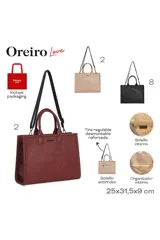 Cartera tipo tote color bordó de cuero sintético con textura granulada, doble asa de mano y correa larga ajustable. Cuenta con un círculo grabado en relieve con diseño y texto al frente.