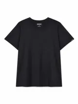 Remera de cuello en V, manga corta, color negro, de corte clásico y diseño minimalista.