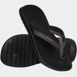 Ojotas Havaianas Track Plus color beige con tiras anchas en tonos beige y blanco.