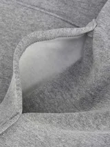 Buzo gris con capucha para hombre, con logo de Curry en el pecho y bolsillo tipo canguro.