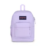 Mochila JanSport color lila con logo de la marca en el frente. Tiene un compartimento principal, un bolsillo frontal con cierre, un bolsillo lateral para botella de agua y un sobre interno acolchado para laptop de 15 pulgadas.