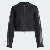 Campera de denim negro con efecto lavado, corte corto y ajustado. Cuenta con cierre frontal y las clásicas tres tiras de Adidas en las mangas.