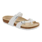 Sandalias Birkenstock modelo Mayari, color blanco, con dos tiras finas ajustables con hebilla metálica y plantilla anatómica de corcho y látex.